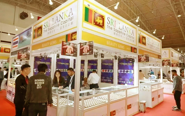 深圳展位搭建商如何利用软装提升洽谈区私密氛围?