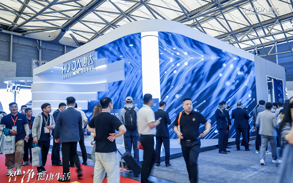 在深圳展览会布置中,怎样利用声音环境营造共鸣?